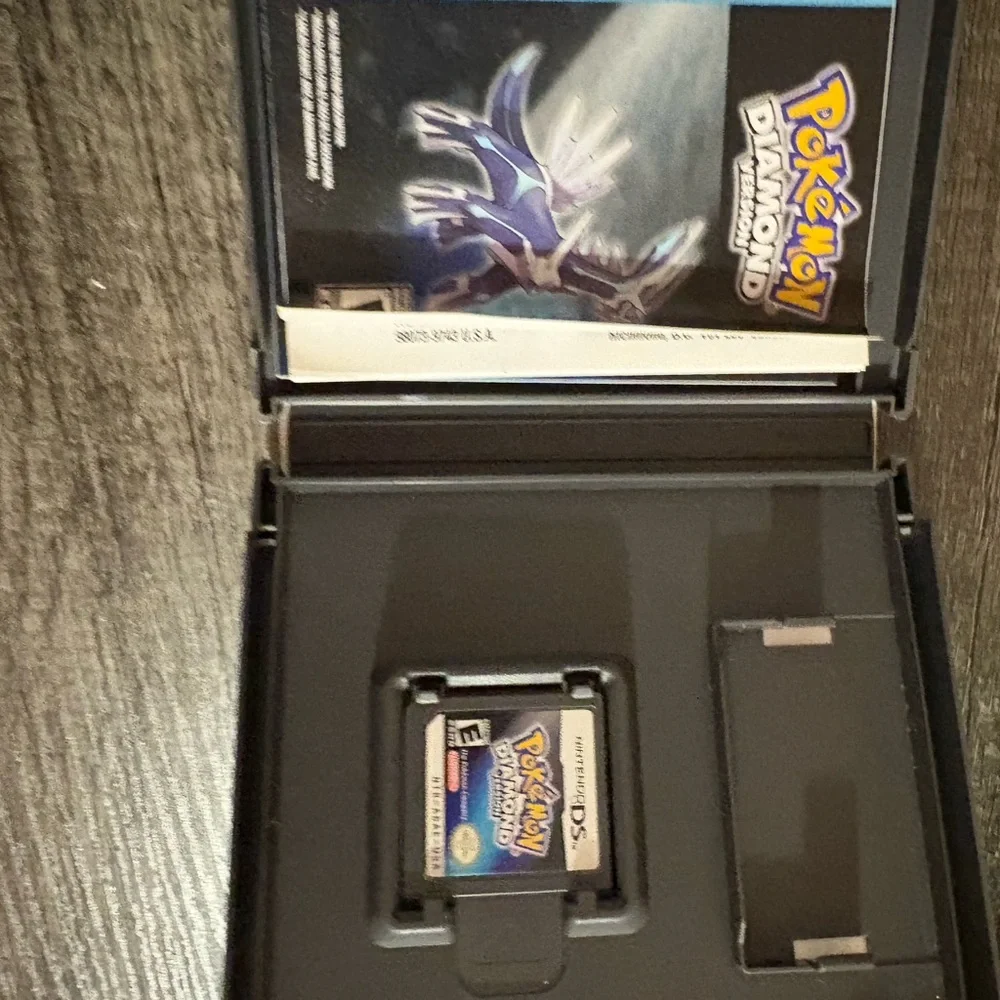 Mint Condition Nintendo DS Pokémon Diamond Version - Silver and Blue